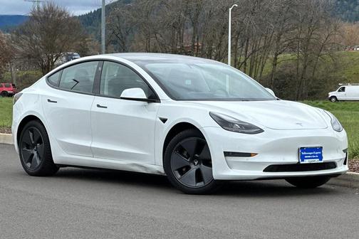 Pearl White Multi-Coat 2021 Tesla Model 3 Standard Range Plus Sedan