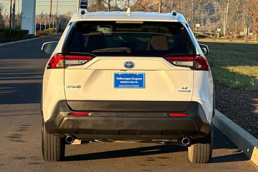 2022 Toyota RAV4 Hybrid LE
