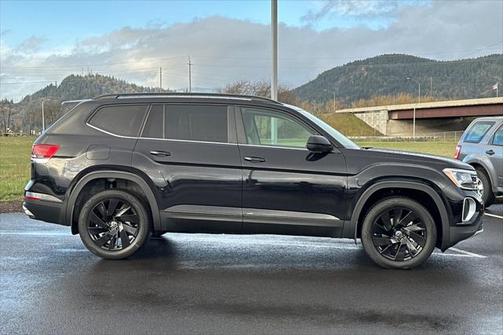 2025 Volkswagen Atlas 2.0T SE w/Technology 4MOTION