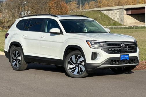 Opal White 2026 Volkswagen Atlas 2.0T SE w/Technology 4MOTION SUV