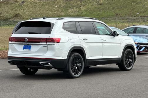 2026 Volkswagen Atlas 2.0T SE w/Technology 4MOTION