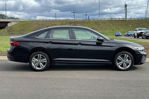 Deep Black Pearl 2023 Volkswagen Jetta 1.5T SE