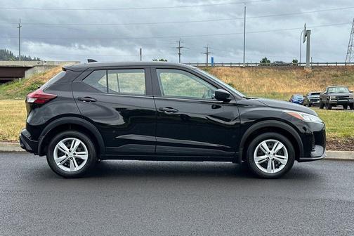 Super Black 2021 Nissan Kicks S