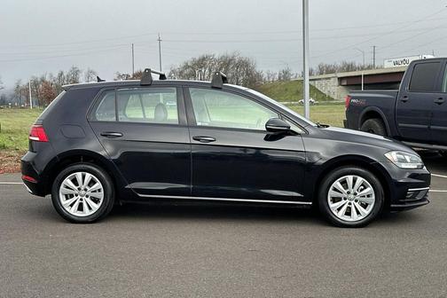 2018 Volkswagen Golf TSI SE