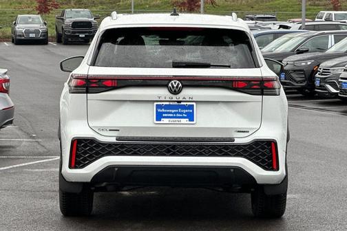 2026 Volkswagen Tiguan 2.0T SEL R-Line 4MOTION
