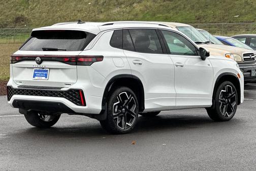 2026 Volkswagen Tiguan 2.0T SEL R-Line 4MOTION