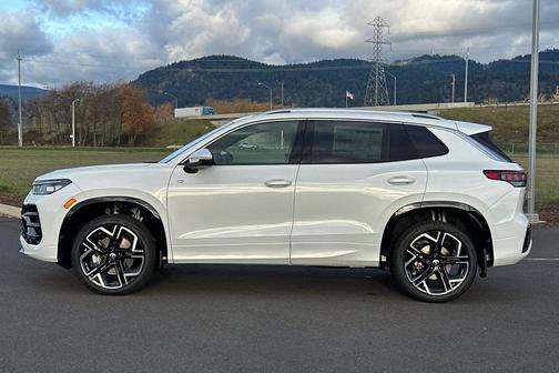 2026 Volkswagen Tiguan 2.0T SEL R-Line 4MOTION