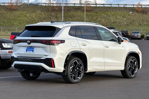 2026 Volkswagen Tiguan 2.0T SEL R-Line 4MOTION