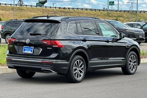 Deep Black Pearl 2020 Volkswagen Tiguan 2.0T SE 4MOTION