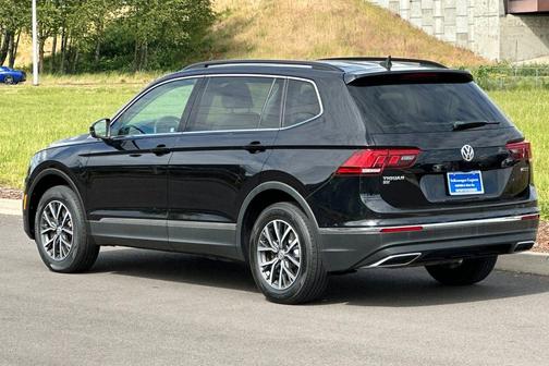 Deep Black Pearl 2020 Volkswagen Tiguan 2.0T SE 4MOTION