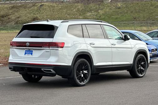 Opal White 2026 Volkswagen Atlas 2.0T SE w/Technology 4MOTION