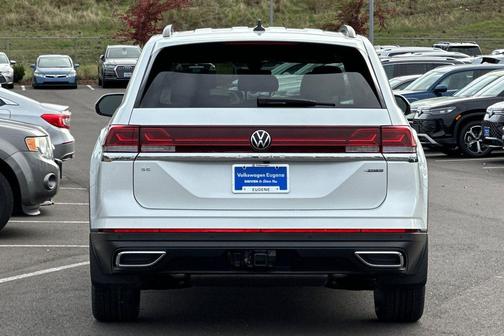 Opal White 2026 Volkswagen Atlas 2.0T SE w/Technology 4MOTION