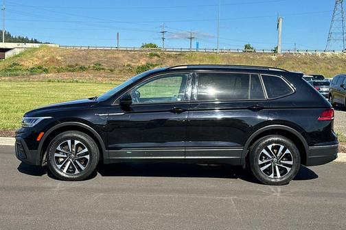 Deep Black 2022 Volkswagen Tiguan 2.0T S