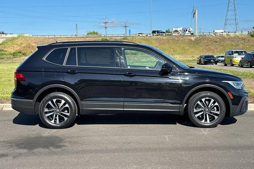 Deep Black 2022 Volkswagen Tiguan 2.0T S