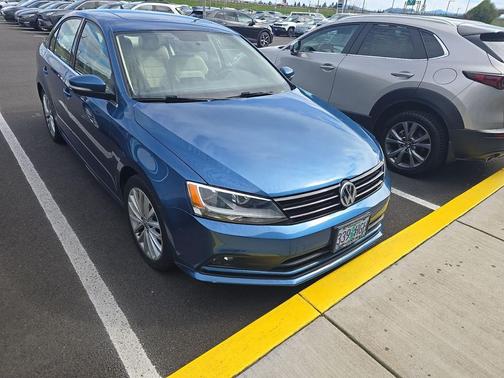 Blue Metallic 2015 Volkswagen Jetta Auto SE w/Connectivity/Navigation