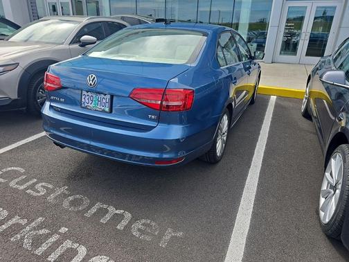 Blue Metallic 2015 Volkswagen Jetta Auto SE w/Connectivity/Navigation