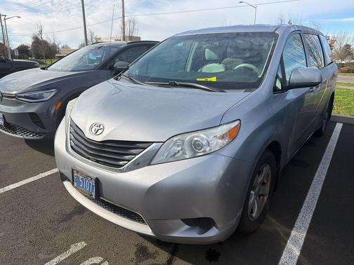 2012 Toyota Sienna LE