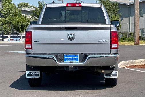 2019 RAM 1500 SLT