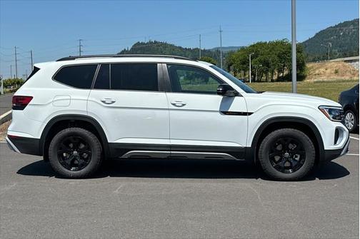 2025 Volkswagen Atlas 2.0T Peak Edition