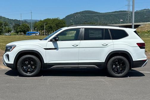 2025 Volkswagen Atlas 2.0T Peak Edition