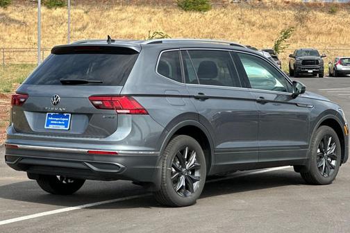 2024 Volkswagen Tiguan 2.0T SE 4MOTION
