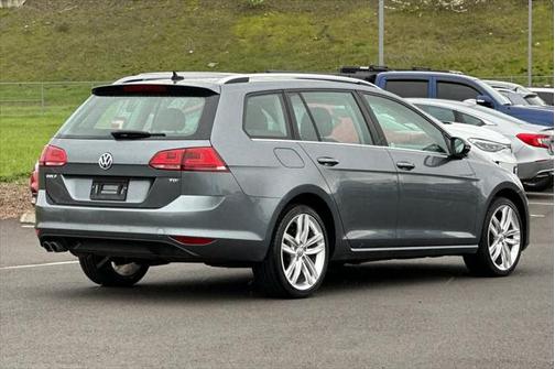 2015 Volkswagen Golf SportWagen TDI SEL 4-Door