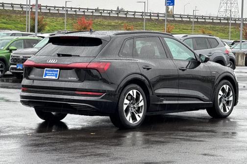 2022 Audi e-tron Premium