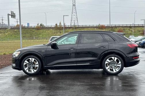 2022 Audi e-tron Premium