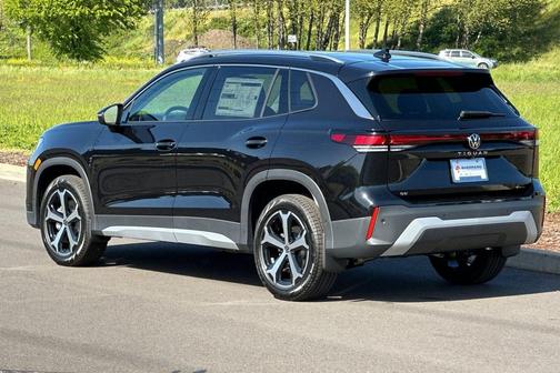 Deep Black 2026 Volkswagen Tiguan 2.0T SE 4MOTION