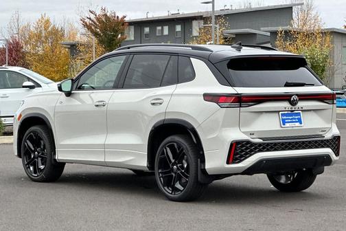 2025 Volkswagen Tiguan 2.0T SE R-Line Black 4MOTION