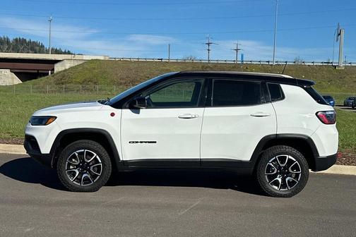 2024 Jeep Compass Trailhawk