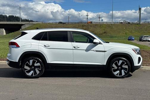 2025 Volkswagen Atlas Cross Sport 2.0T SE w/Technology 4MOTION