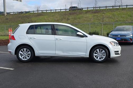 2017 Volkswagen Golf TSI S 4-Door