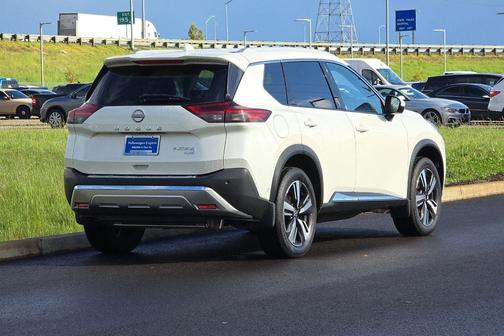 Pearl White Tricoat 2023 Nissan Rogue Platinum