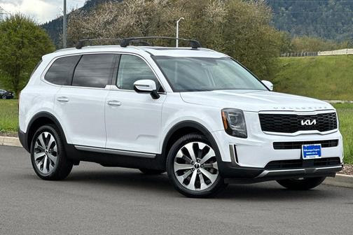 Glacial White Pearl 2022 Kia Telluride S