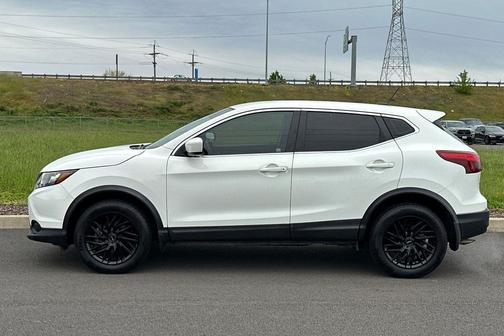 Glacier White 2019 Nissan Rogue Sport S