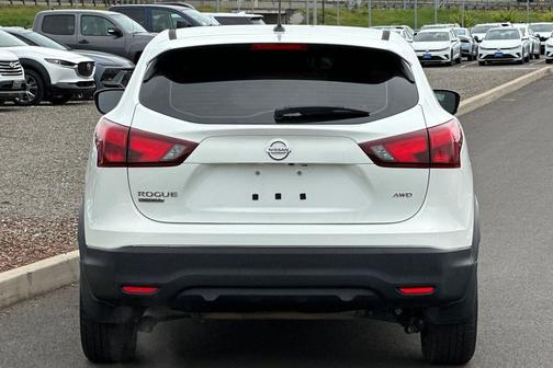 Glacier White 2019 Nissan Rogue Sport S