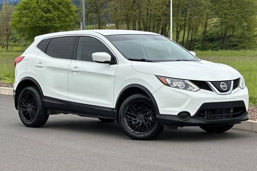 Glacier White 2019 Nissan Rogue Sport S