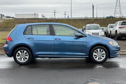 2018 Volkswagen Golf TSI S