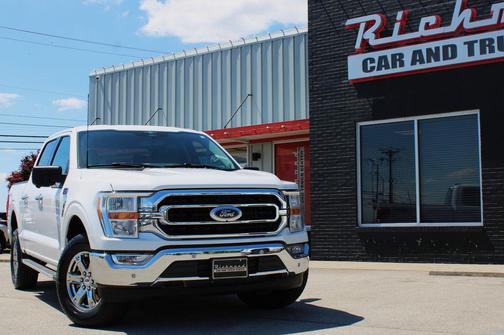 Oxford White 2023 Ford F-150 XLT