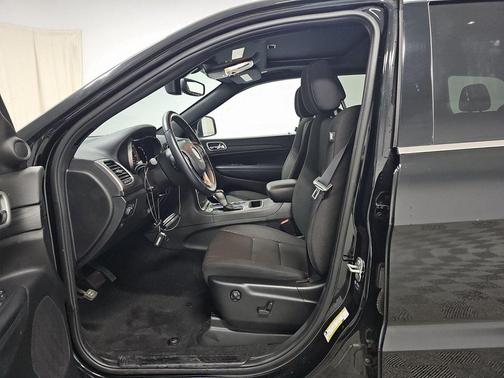 2022 Jeep Grand Cherokee Laredo