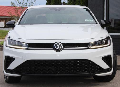 Pure White 2025 Volkswagen Jetta 1.5T Sport
