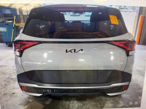 Wolf Gray/Ebony Black Roof 2024 Kia Sportage S