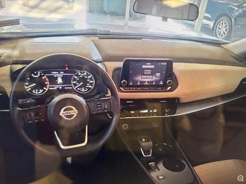 Pearl White Tricoat 2021 Nissan Rogue SV