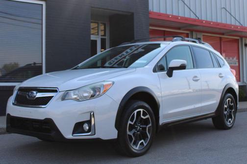 Crystal White Pearl 2016 Subaru Crosstrek 2.0i Limited