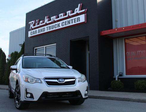 Crystal White Pearl 2016 Subaru Crosstrek 2.0i Limited