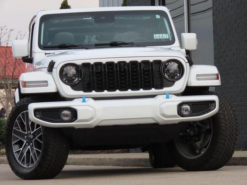 Bright White Clearcoat 2024 Jeep Wrangler 4xe High Altitude