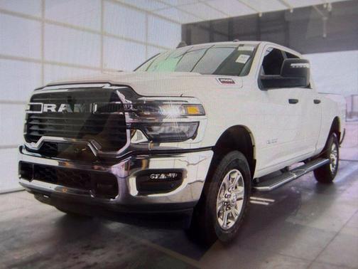 Bright White Clearcoat 2026 RAM 2500 Big Horn Crew Cab 4x4 6'4' Box