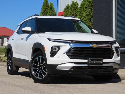 Summit White 2025 Chevrolet Trailblazer LT