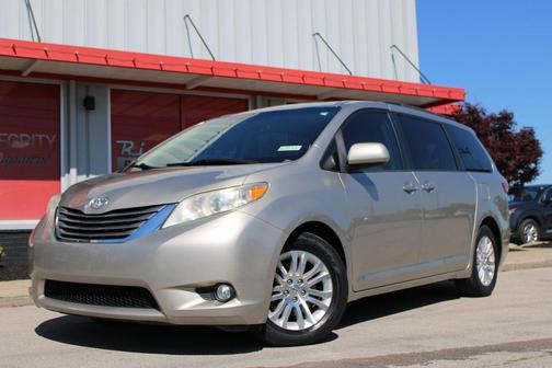 Creme Brulee Mica 2015 Toyota Sienna XLE